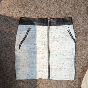 Aritzia Wilfred Black and Gray Women's Skirt Wirh Leather Band